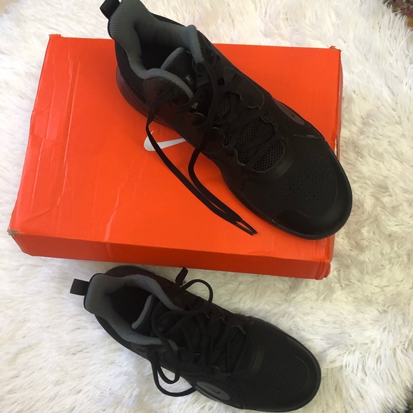 nike flyby mid 2 nbk